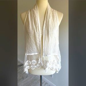 Novecento rayon white vest. Size M
